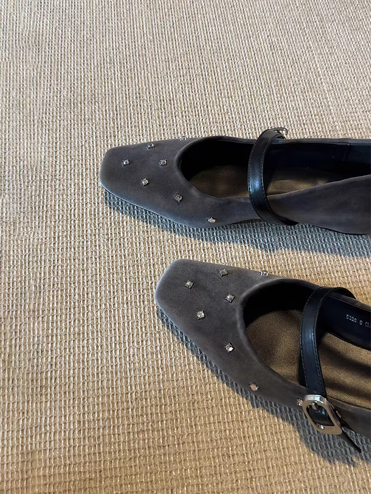 Phiên bản da bò ~ Giày bệt có độ nâng chiều cao ẩn, giày ba lê bằng da lộn dành cho nữ, mũi vuông nông, đế mềm đính đinh tán, giày Mary Jane thoải mái.