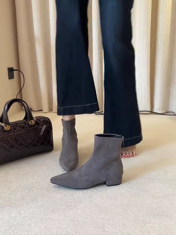 Phiên bản da bò ~ Giày bốt đế bằng mũi nhọn kiểu Pháp dành cho nữ, giày bốt đơn giản có khóa kéo phía sau bằng da lộn cao cấp