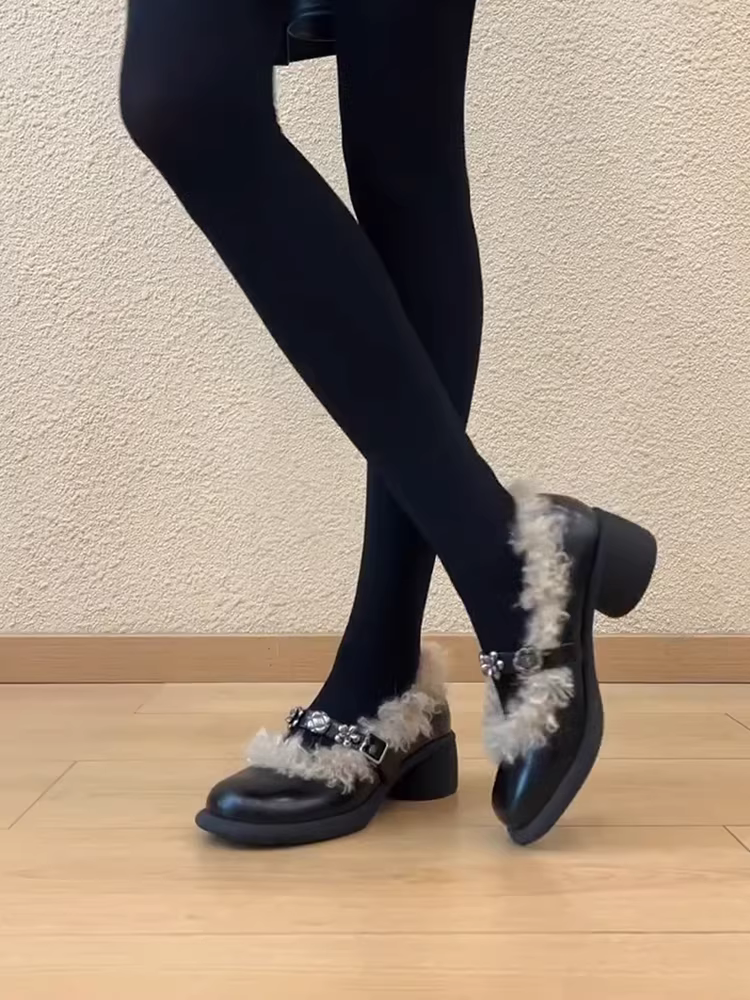 Phiên bản da cừu ~ Giày Mary Jane nữ bằng da thật, quai len cừu đính đinh tán, miệng giày nông, gót dày, kiểu dáng cổ điển, độc đáo.