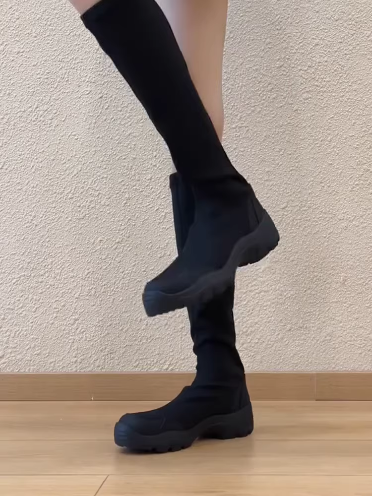 Phiên bản da bò ~ Giày bốt đế dày ~ 6cm có đế đàn hồi dành cho phụ nữ nhỏ nhắn, giày bốt cưỡi ngựa dài màu đen bằng da lộn đơn giản và thời trang