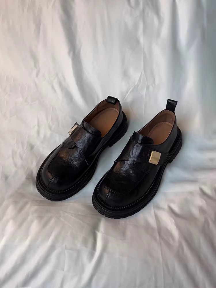 Phiên bản da cừu ~ Giày lười da thật đế dày có khóa dán dành cho nữ, giày đơn cổ sâu gót dày kiểu Anh, giày da nhỏ màu đen JK.