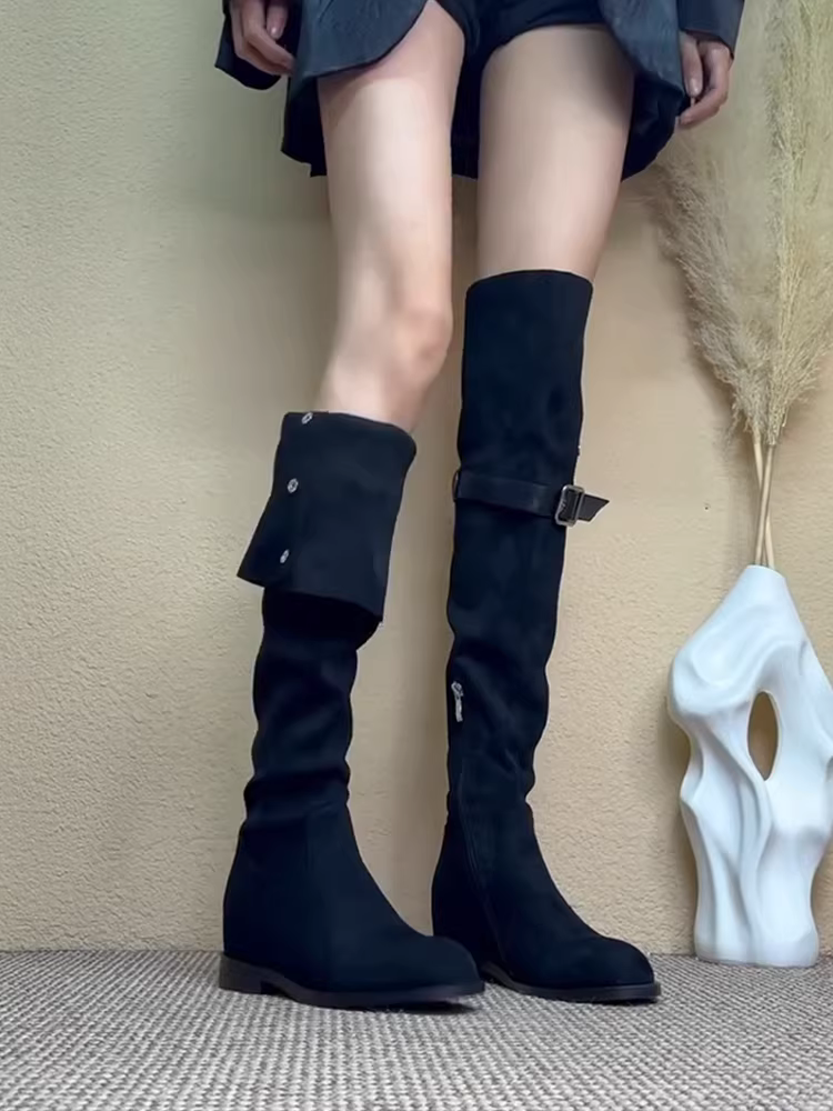 Phiên bản da bò ~ Giày bốt nữ cao quá đầu gối có tăng chiều cao bên trong, da lộn thật, kiểu dáng đa năng, đế dày, có khóa, bốt cưỡi ngựa màu đen.