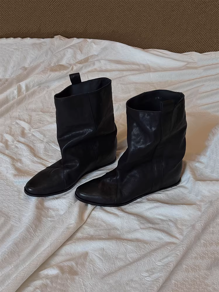 Giày bốt cao gót kiểu dáng đa năng màu đen bằng da bò dành cho nữ, kiểu dáng cổ điển đơn giản, da thật, xếp ly, kiểu dáng đa năng.