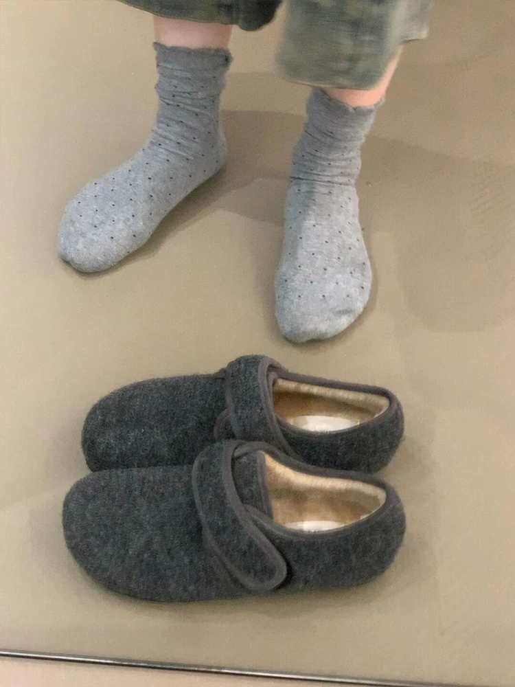 Phiên bản da cừu ~ Giày Birkenstock có khóa dán dành cho nữ, đế bằng, thoải mái, lót lông cừu, thích hợp để mang ngoài trời, ấm áp, giày cotton cổ điển.