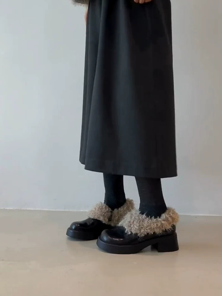 Phiên bản da cừu ~ Giày cotton da thật đế dày kiểu Anh cỡ nhỏ dành cho nữ, kiểu lười, đơn giản, lót lông cừu, ấm áp, giày lông rộng ở phần chân.