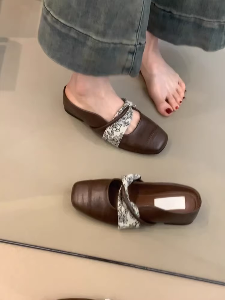 Phiên bản da cừu ~ Giày Mary Jane đế vuông kiểu dáng cổ điển mới, tăng chiều cao, kiểu nửa xỏ, dành cho nữ, đa năng khi đi làm và đi chơi ngoài trời, giày mũi kín.