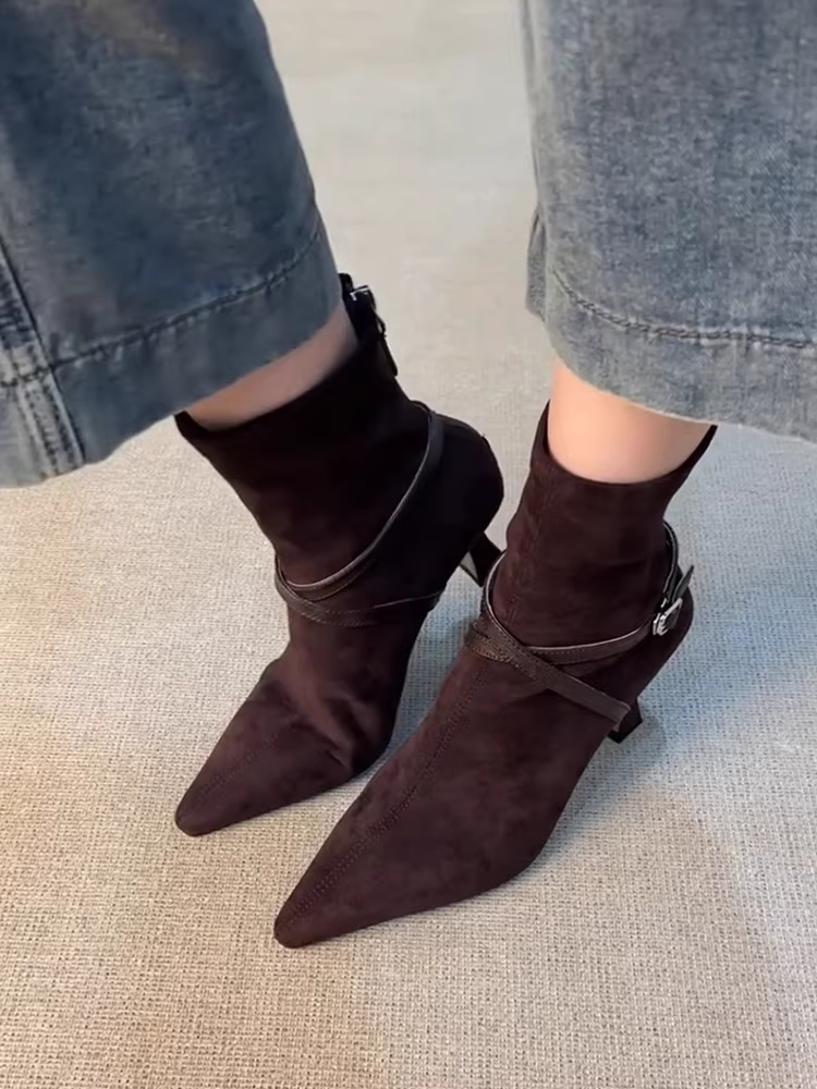 Phiên bản da bò ~ Giày bốt cao gót có khóa kéo phía sau dành cho nữ, giày bốt ngắn mũi nhọn bằng da mờ có khóa, giày bốt đơn kiểu retro.