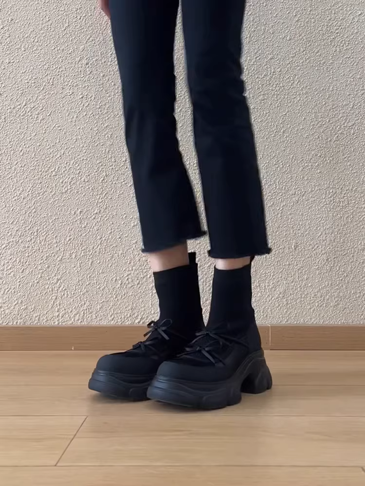 Phiên bản da bò ~ Giày bốt đế dày kiểu dáng nhỏ nhắn và sành điệu dành cho nữ có nơ, da thật phối màu, kiểu dáng độc đáo, chất liệu thun co giãn.