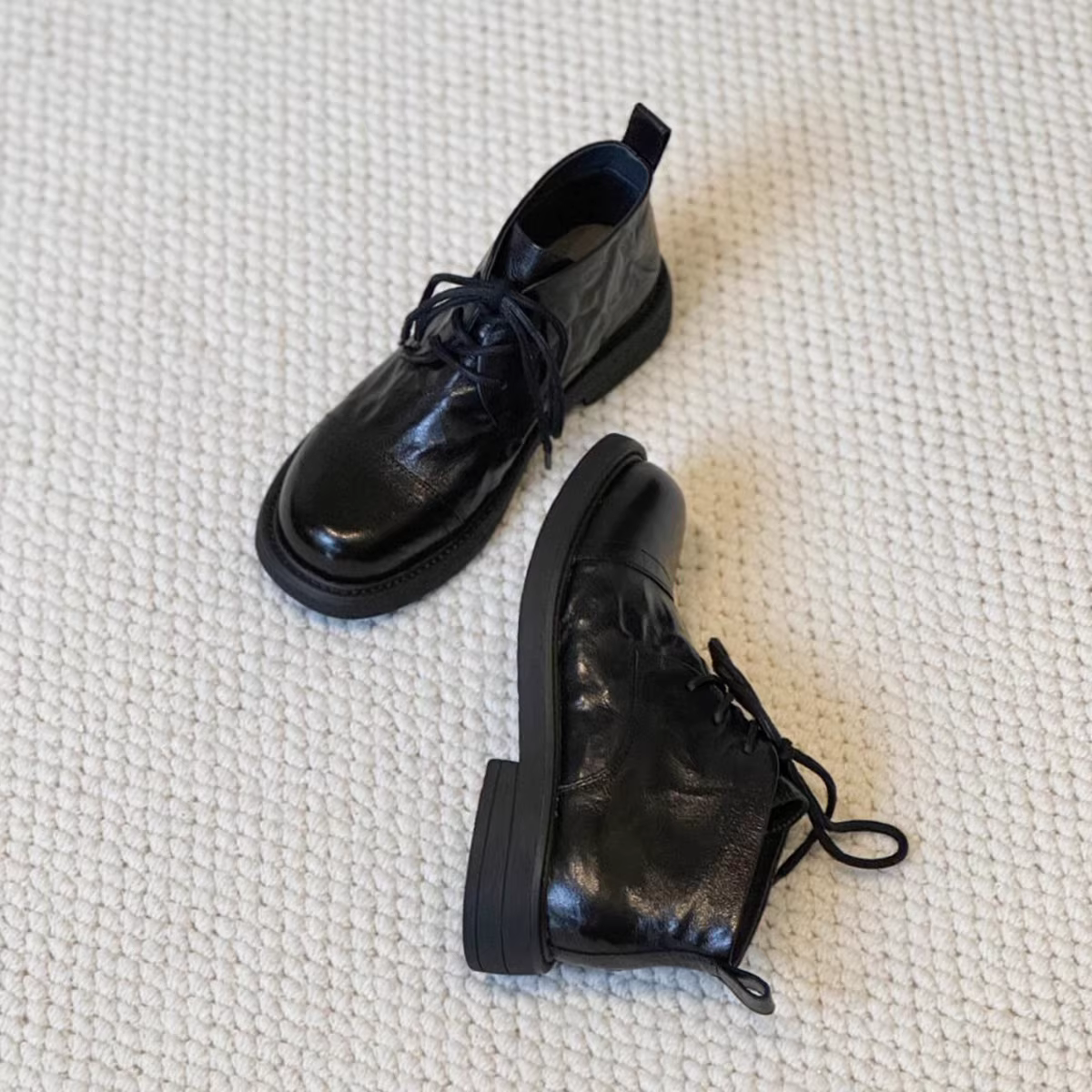 Phiên bản da bò ~ bốt cổ ngắn đế thấp cổ điển, bốt Martin buộc dây bằng da thật đã qua xử lý, bốt cổ ngắn kiểu Anh mũi tròn, bốt đơn