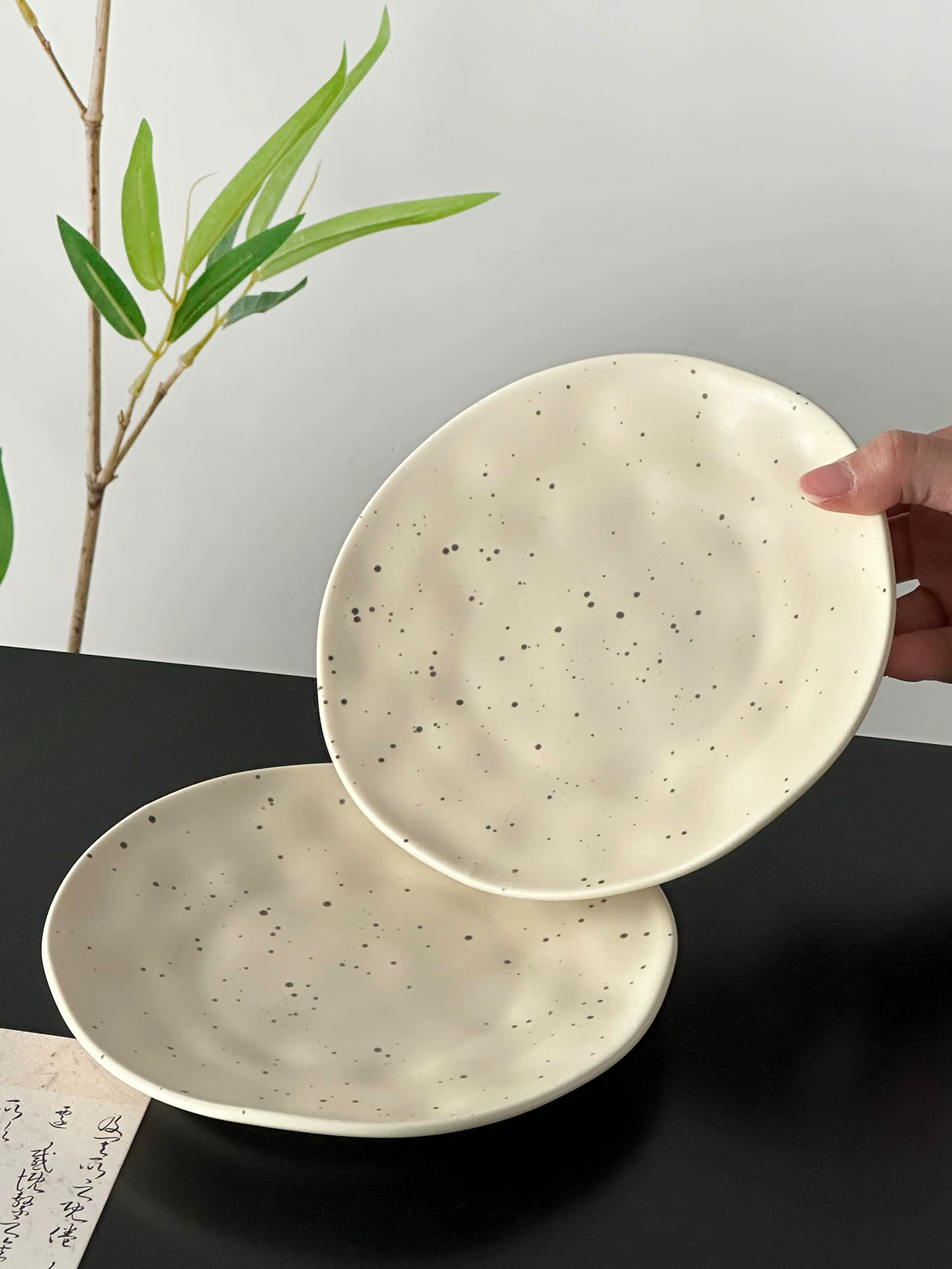 Đĩa tráng miệng họa tiết retro, đĩa ăn nhẹ trà chiều tinh tế, đĩa sứ cao cấp, đĩa đẹp, đĩa trái cây sáng tạo