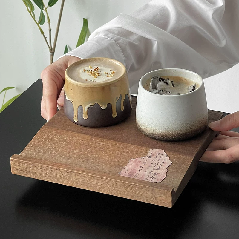 Bộ cốc gốm sứ cổ điển kiểu Nhật, cốc gốm mộc mạc nung lò, cốc cà phê, cốc latte, cốc uống nước bằng gốm, khay, đĩa gỗ.