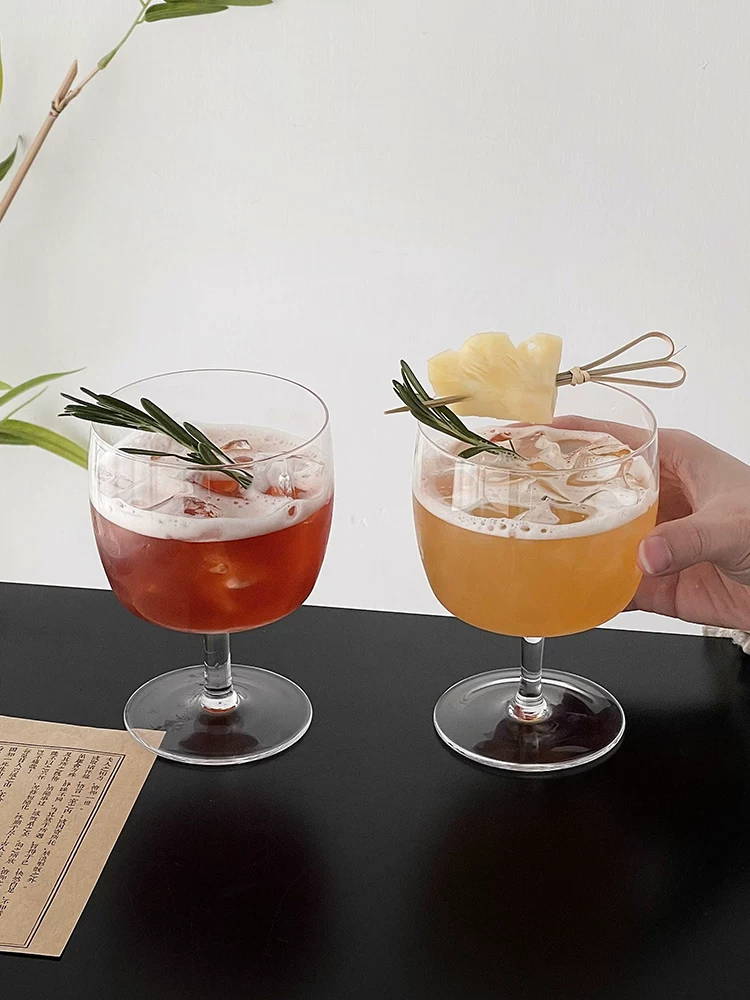 Ly trà và rượu kiểu Trung Quốc, ly thủy tinh chân ngắn, ly mỏng và cổ điển, ly cocktail tạo cảm giác say nhẹ, ly đồ uống lạnh thẩm mỹ cao, ly bầu bĩnh.