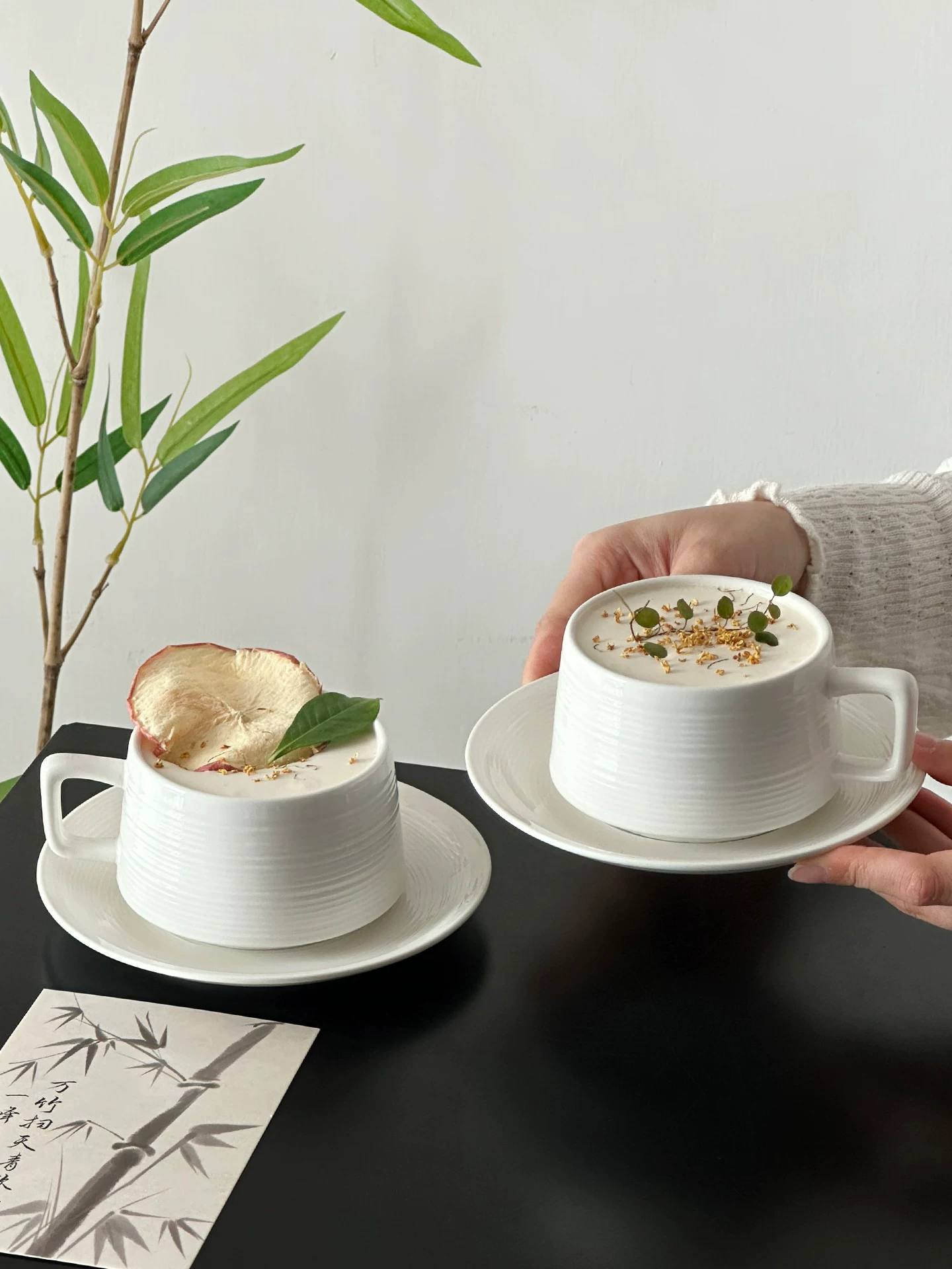 Bộ cốc và đĩa lót cà phê siêu phong cách, mang lại cảm giác cao cấp, cốc gốm sứ kiểu Mỹ sang trọng nhẹ nhàng, cốc latte, cốc vẽ latte, cốc uống nước.