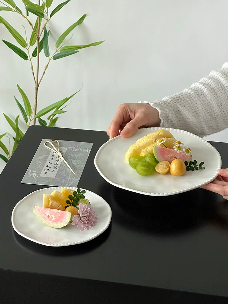 Đĩa trái cây bằng gốm sứ trắng, đĩa bánh tinh tế và đẹp mắt, đĩa tráng miệng trà chiều, đĩa ăn nhẹ, đĩa trái cây, đĩa phẳng.