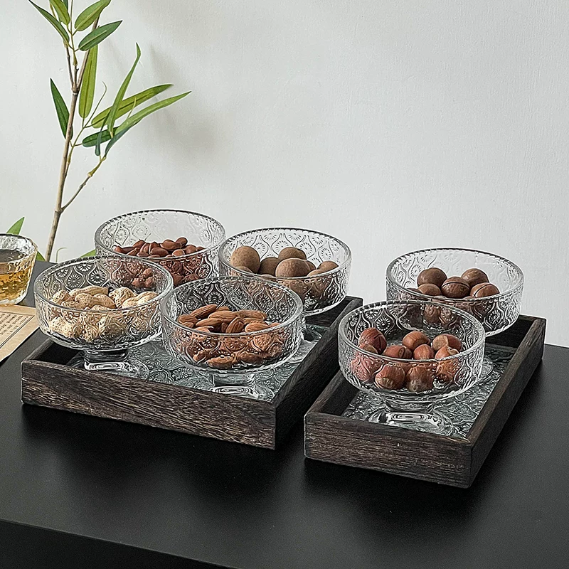 Không khí quán trà kiểu Trung Quốc, khay trà bánh tinh tế, bộ ly hoa bách hợp, khay đựng trái cây sấy khô, khay trà chiều.