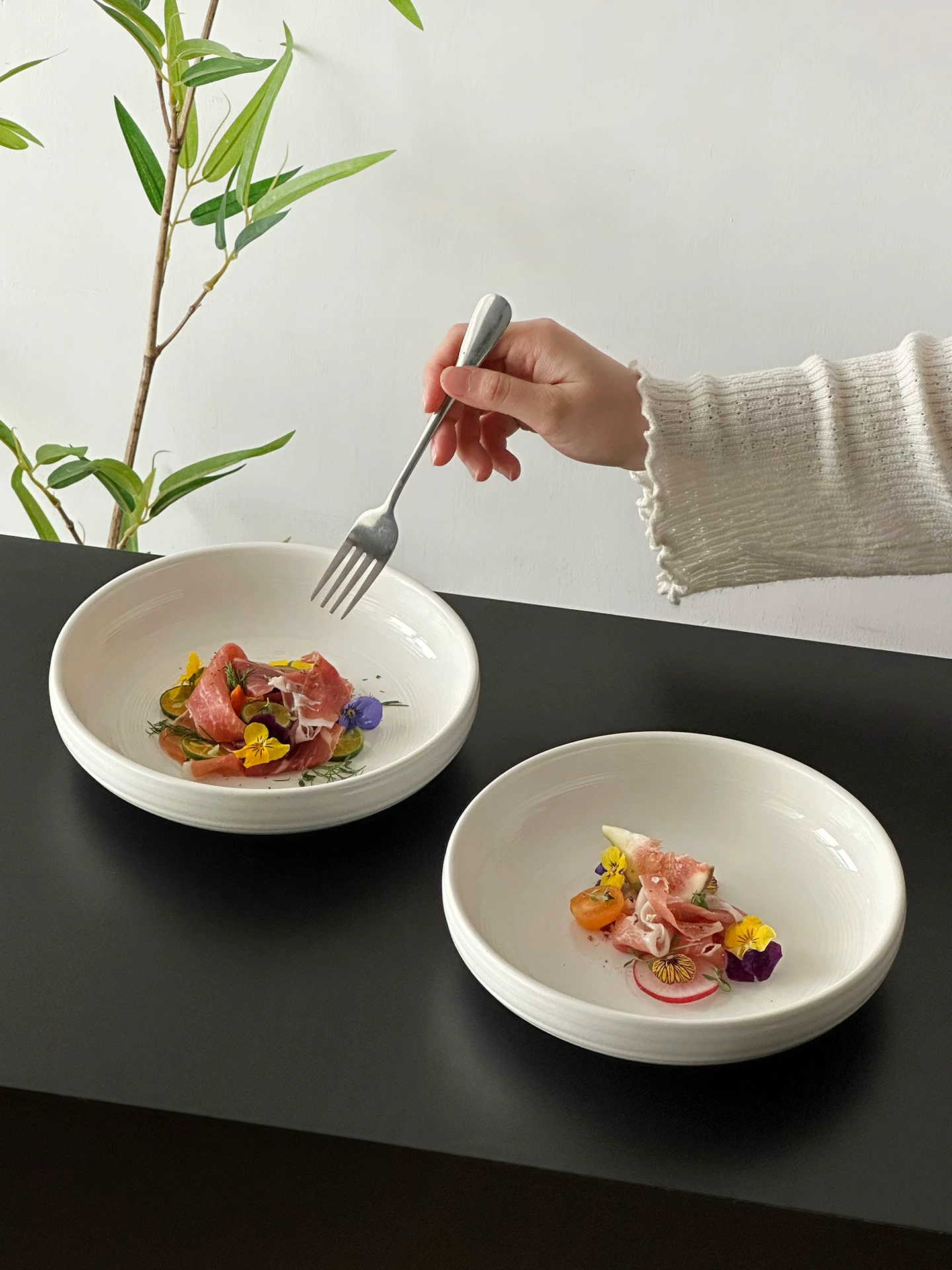 Đĩa sứ cao cấp, đĩa sâu lòng, bộ đồ ăn sáng tạo và trang trọng, đặc biệt là những đĩa ăn đẹp mắt, đĩa màu trắng, đĩa đựng mì Ý.