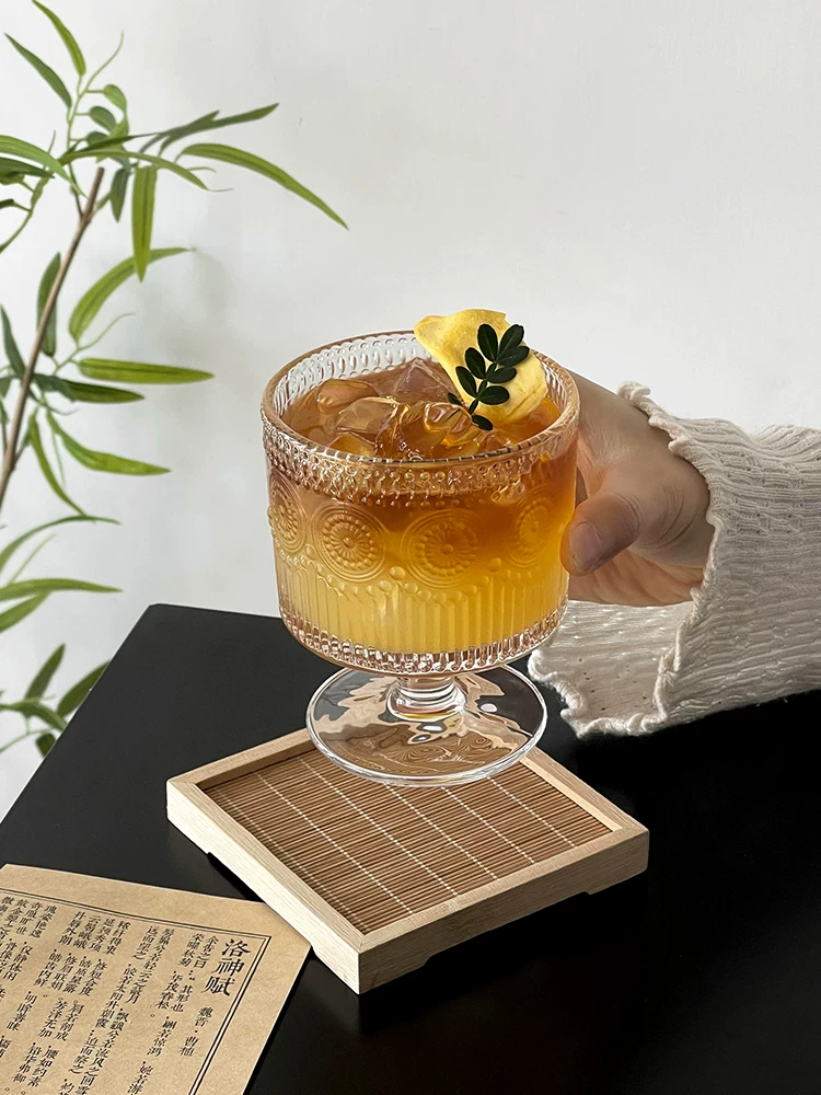 Cốc thủy tinh chân thấp chạm nổi kiểu Trung Quốc, cốc cocktail thẩm mỹ cao, cốc uống nước, cốc nước sáng tạo, cốc tráng miệng.