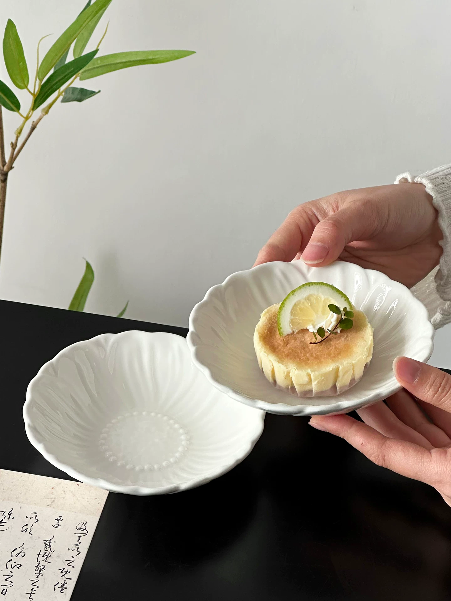 Đĩa bánh ngọt kiểu Trung Quốc cổ điển, đĩa trà hình hoa, đĩa tráng miệng cao cấp và đẹp mắt, đĩa sứ, đĩa nhỏ tinh tế.
