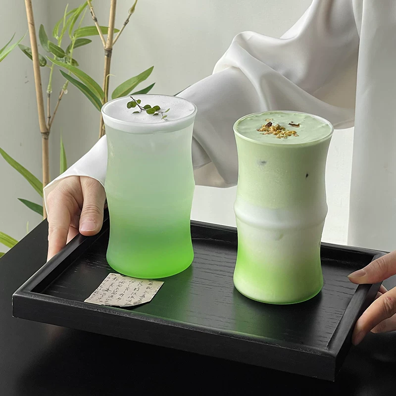 Cốc thủy tinh màu xanh mờ kiểu Trung Quốc mới dùng trong gia đình, cốc uống nước có họa tiết tre mọc lên, cốc trà, cốc đựng đồ uống.