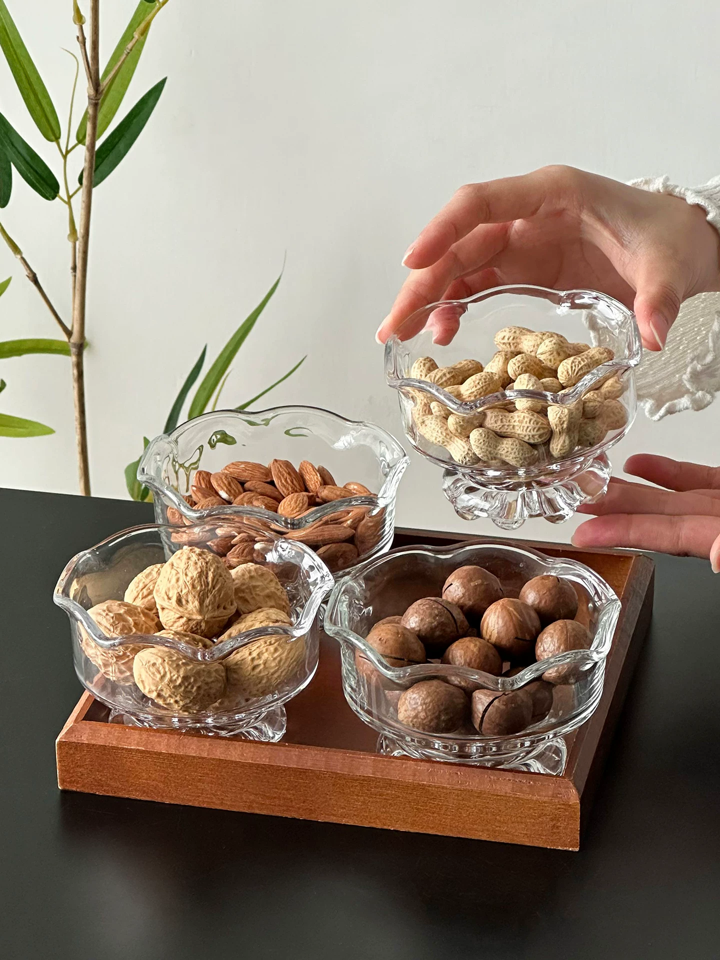 Khay đựng đồ ăn nhẹ lấy cảm hứng từ thiền, khay đựng đồ ăn nhẹ và trái cây sấy khô theo phong cách Trung Quốc, khay đựng trái cây bằng gỗ óc chó, khay trưng bày trên bàn cà phê, có giá trị thẩm mỹ cao.