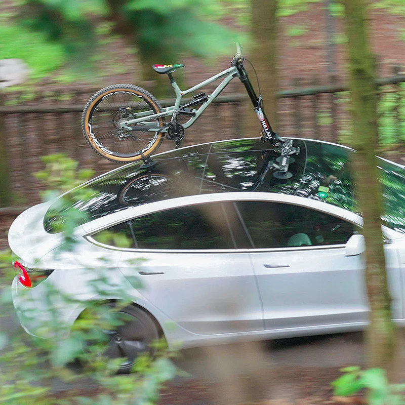 Giá để đồ trên nóc xe bằng điện Rock Brothers, giá để xe đạp leo núi và đường trường