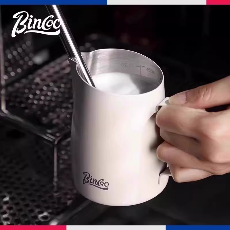 Bình tạo bọt sữa bằng thép không gỉ Bincoo, có vòi nghiêng, chuyên dụng cho cà phê espresso.