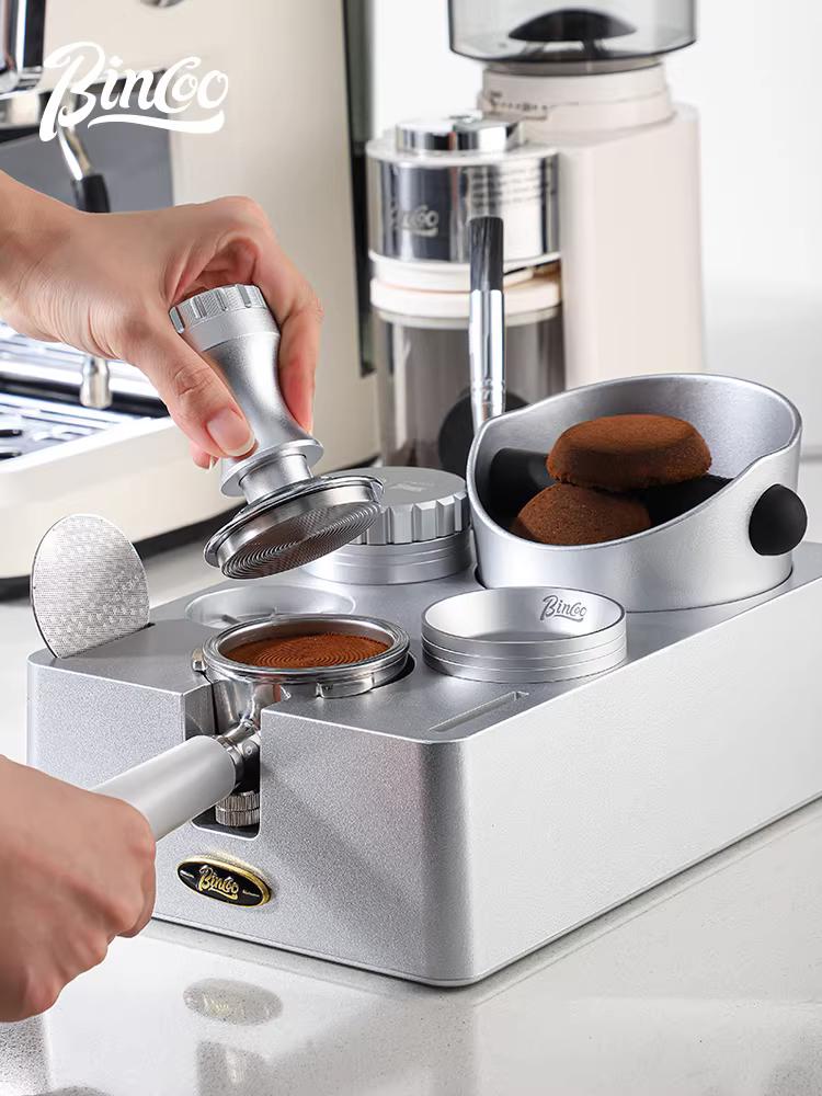 Bộ dụng cụ pha cà phê đa năng Bincoo Silver với giá đỡ, hộp đựng bã cà phê kiểu Ý, bộ ba món, kích thước 51/58mm, giúp phân phối bột cà phê đều