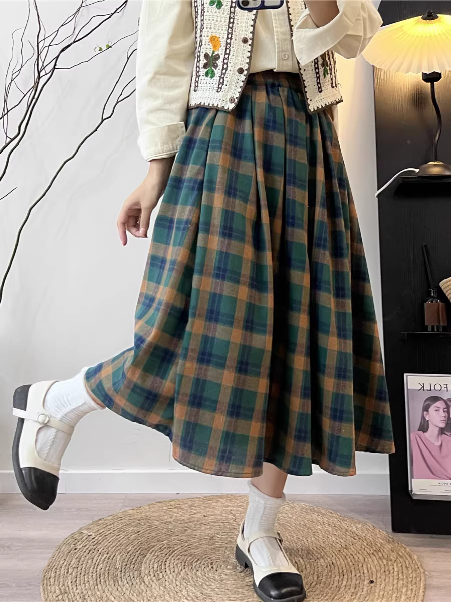 Váy cotton kẻ ca rô vintage mùa thu Dream Box 2024, lưng thun, dáng chữ A, lưng cao, dài qua gối