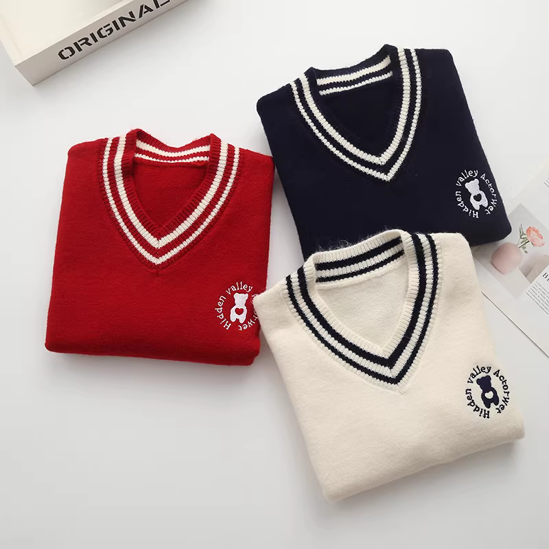 Áo len gile thêu hình gấu phong cách mới Xuân 2024 Dream Box, phối màu, cổ V, dáng rộng, không tay
