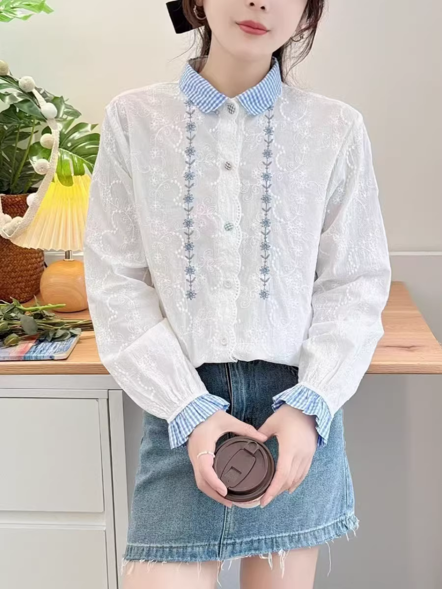 Áo sơ mi cotton thêu họa tiết mới Xuân 2025 Dream Box, kiểu dáng tươi mới, cổ áo kẻ caro, tay dài bèo nhún, dáng rộng
