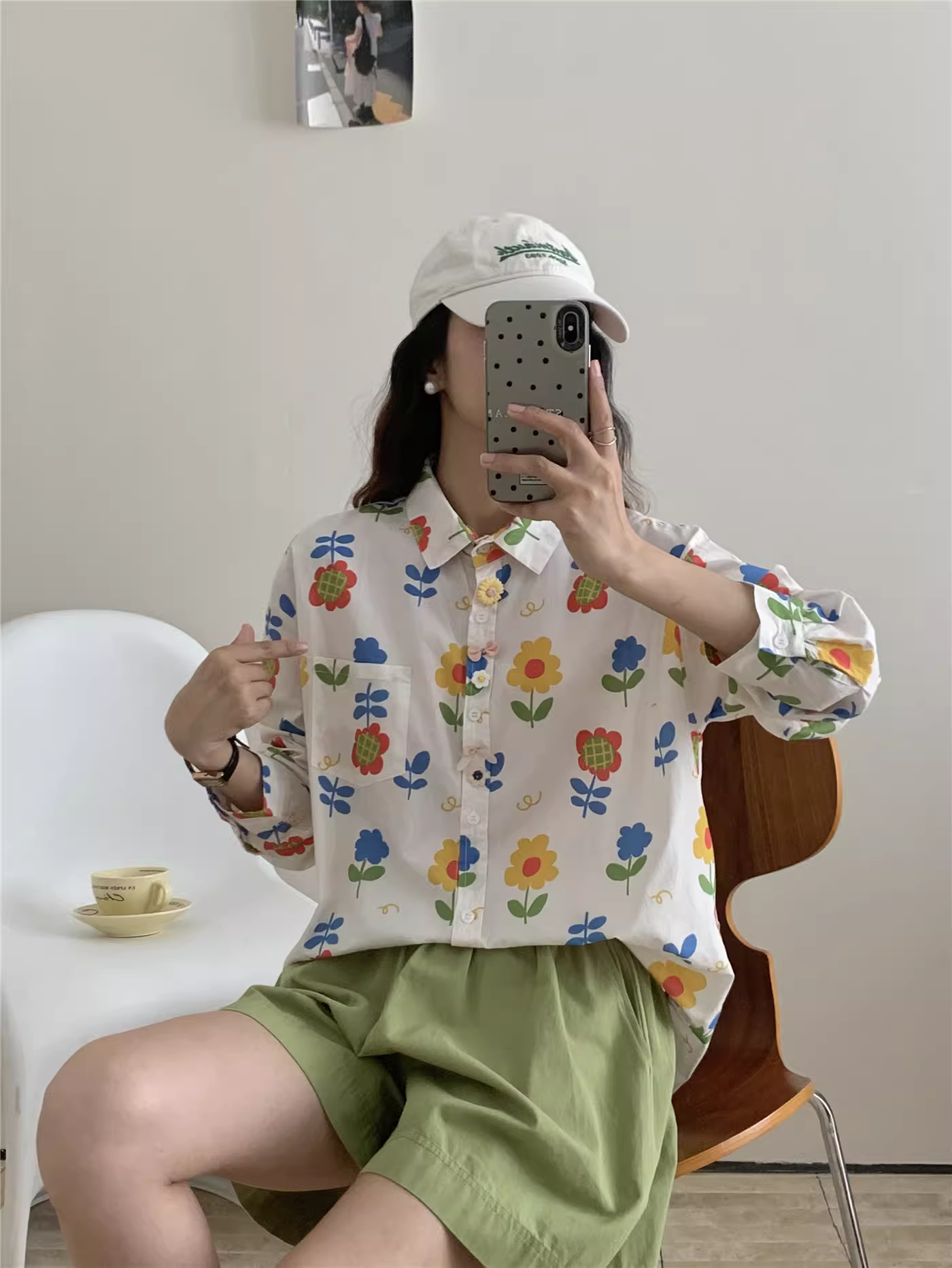 Áo sơ mi cotton in họa tiết hoa phối màu Dream Box 2025 mùa thu, cổ sơ mi, nhiều khuy, tay dài, dáng rộng, áo trẻ trung.