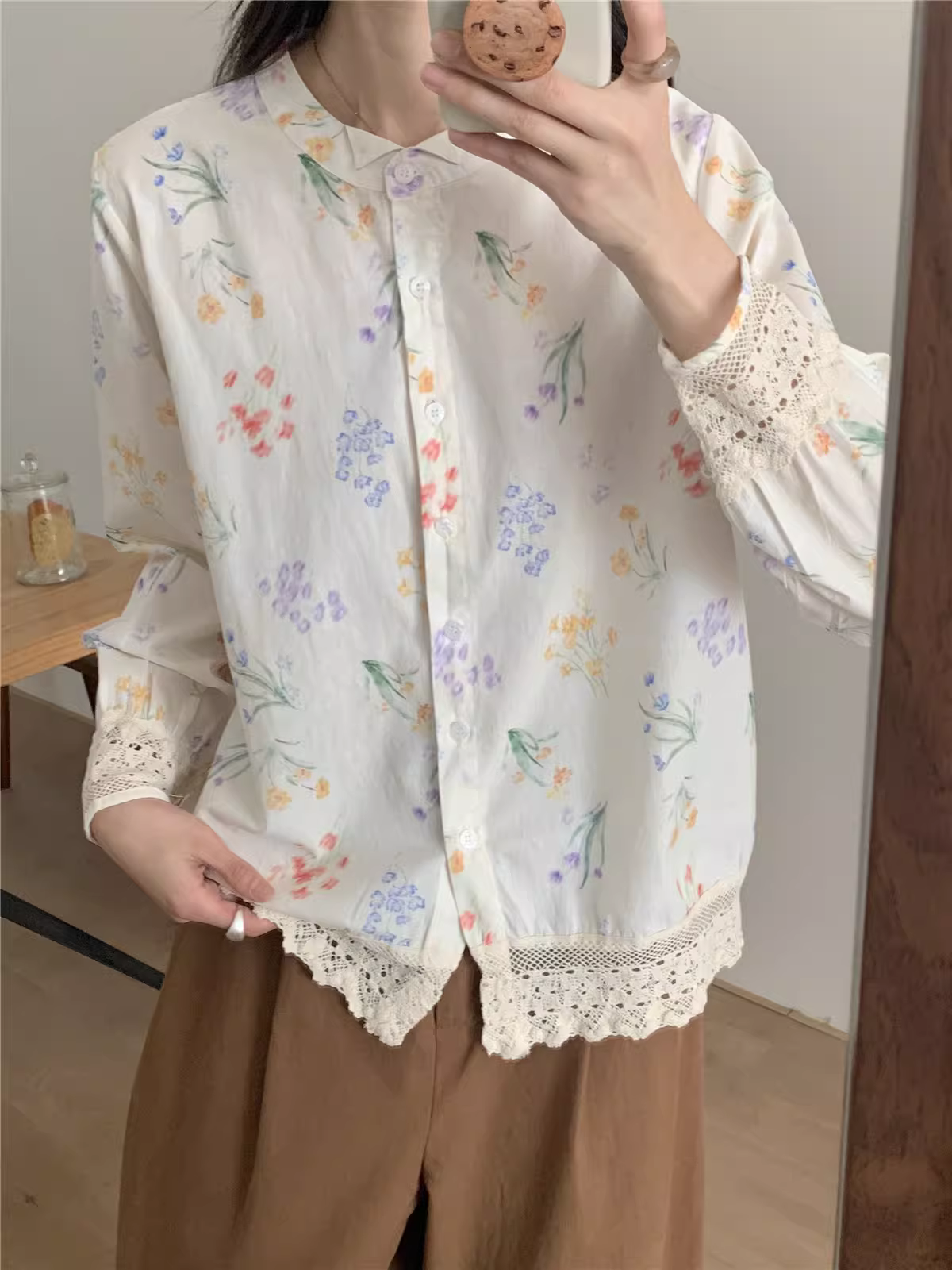 Áo sơ mi cotton in hoa lan mùa xuân Dream Box 2025, cổ đứng, tay dài, viền ren, dáng rộng