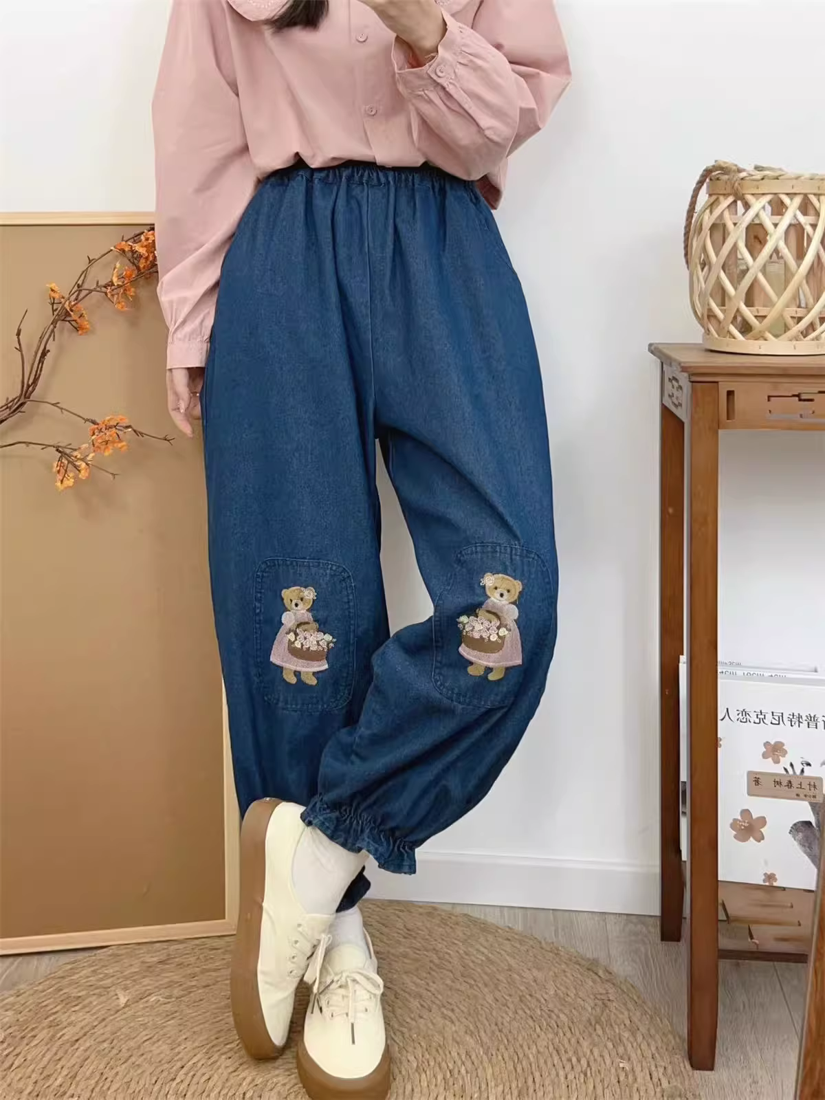 Dream Box 2023 Mùa Xuân Phong Cách Mới Gấu Em Gái Thêu Màu Đèn Lồng Quần Lưng Thun Giảm Béo Quần Jean Rộng Cho Nữ