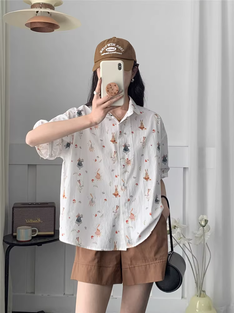 Áo sơ mi cotton in hình thỏ hoạt hình mùa hè Dream Box 2025, cổ sơ mi, tay ngắn, dáng rộng, trẻ trung dành cho nữ