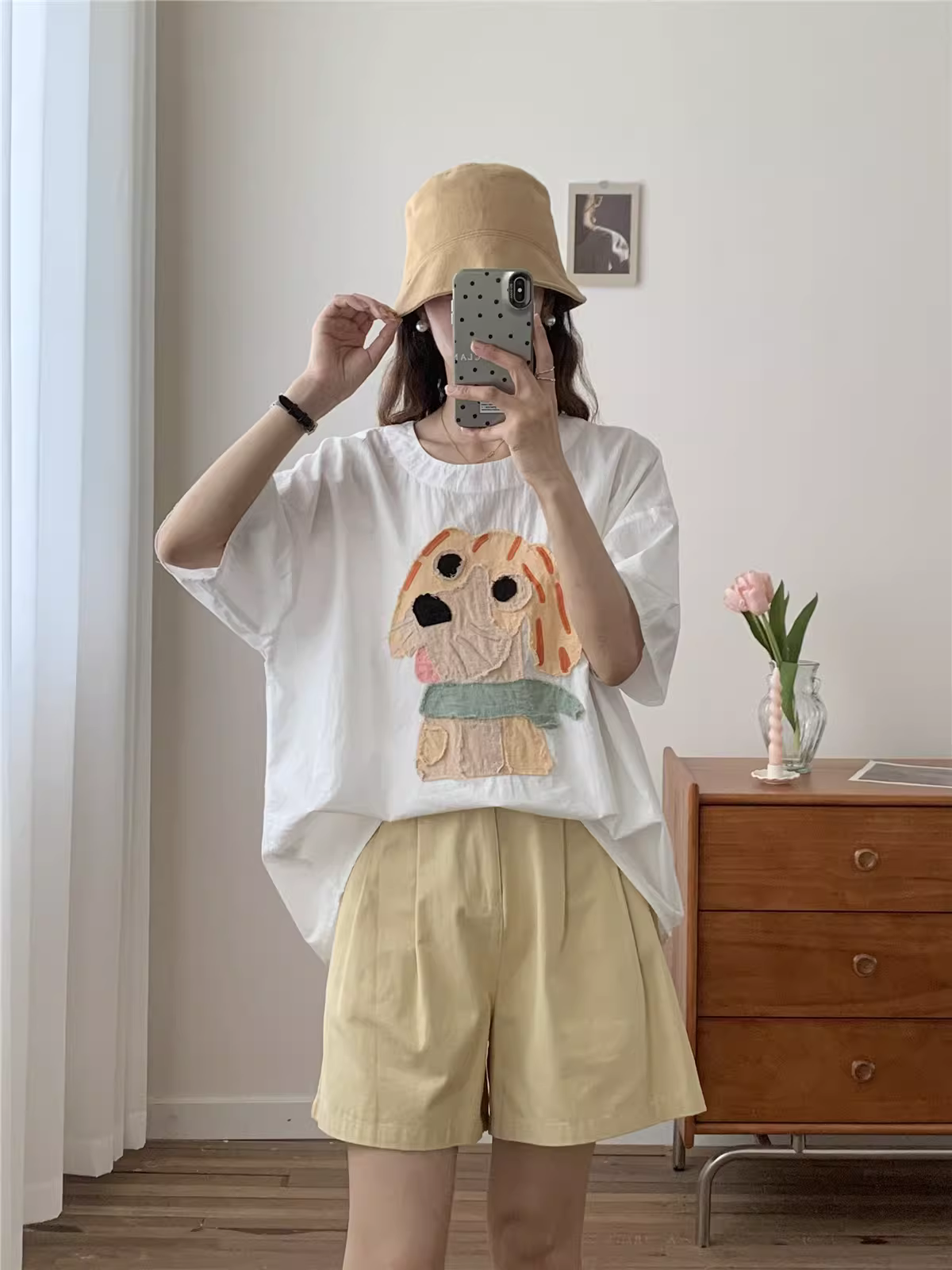 Áo thun cotton thêu hình chó phối màu mùa hè Dream Box 2025 cổ tròn tay ngắn dáng rộng, kiểu trẻ trung