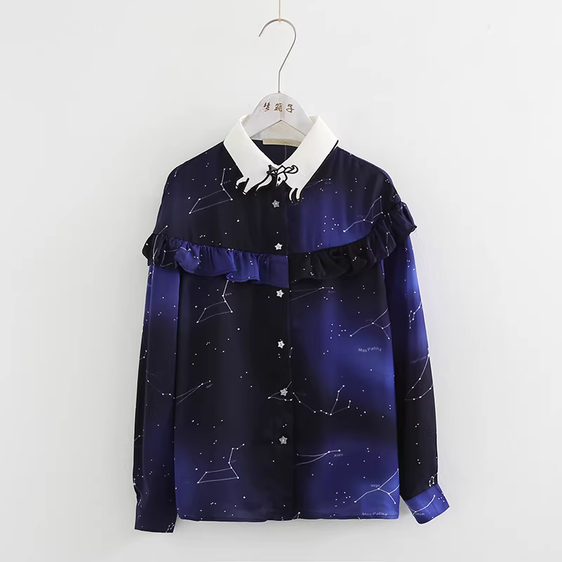 Áo sơ mi thêu ngựa bay Dream Box 2023 mùa thu mới dành cho nữ có viền xếp nếp, áo sơ mi in họa tiết bầu trời đầy sao đa năng, dáng rộng.