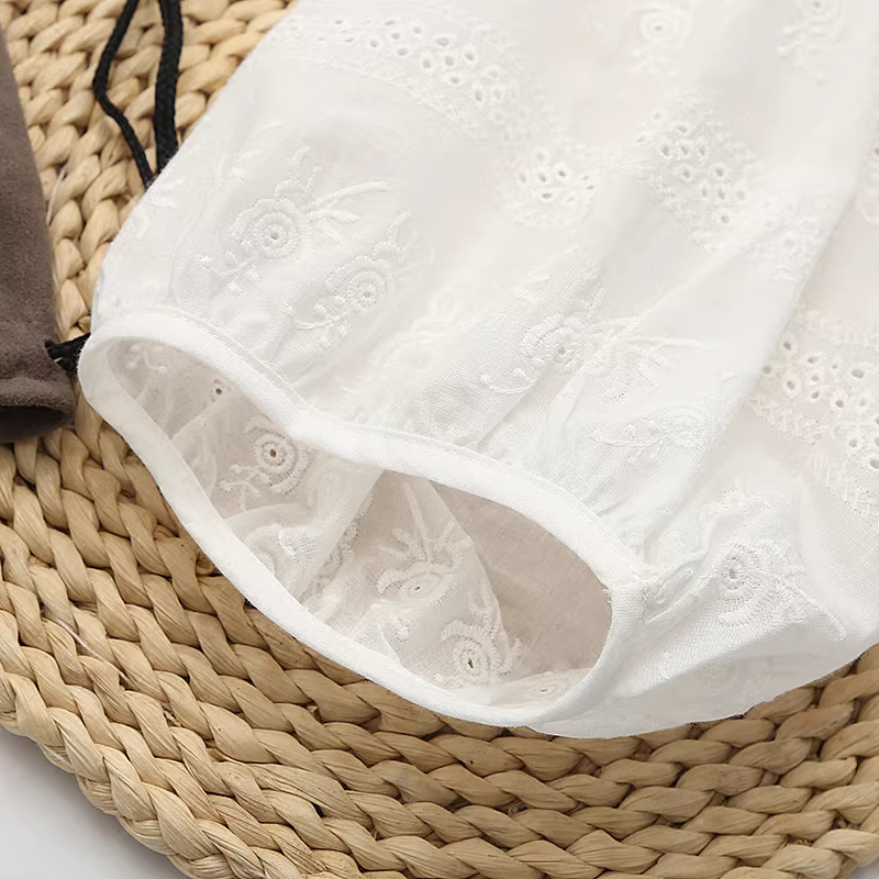 Áo sơ mi babydoll tay đèn thêu hoa tươi phong cách mới Dream Box 2024, đa năng, rộng rãi, chất liệu cotton nguyên chất màu trắng