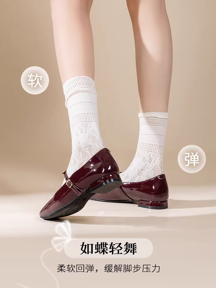 Giày đơn màu đỏ Dadong dành cho nữ, kiểu thu mới 2025, phối cùng chân váy, giày Mary Jane kiểu Pháp mũi vuông gót dày, giày da nhỏ nhắn.