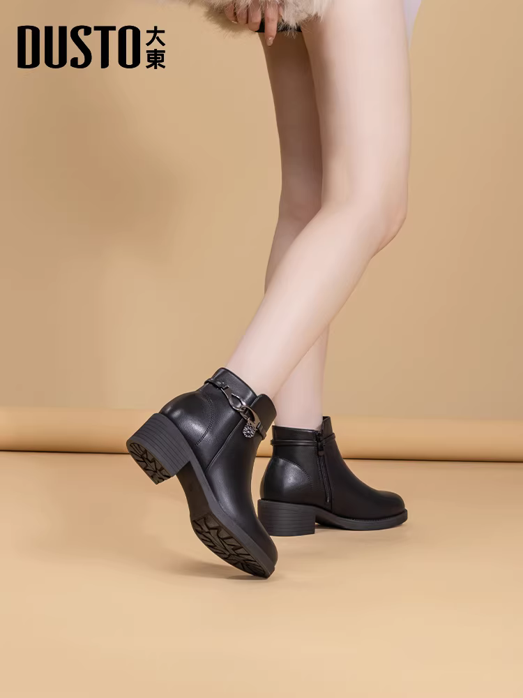 Giày bốt ngắn dành cho phụ nữ trung niên Dadong năm 2025, mẫu mới thu đông, lót lông mềm mại, giữ ấm, đế dày, thiết kế thời trang.