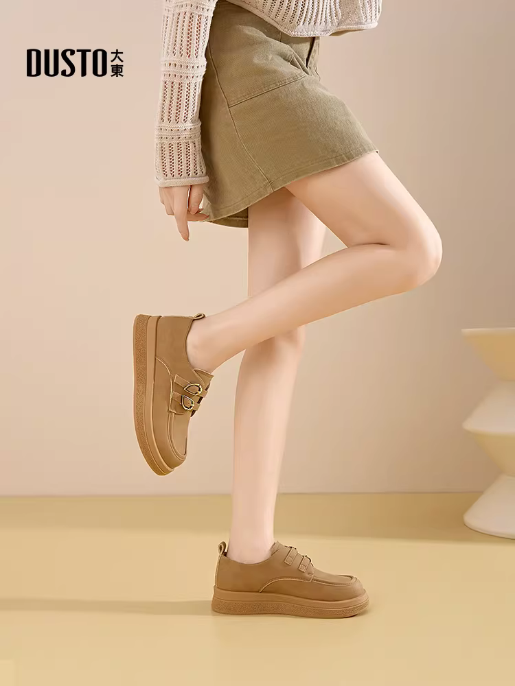 Giày lười đế dày Dadong dành cho nữ 2025, kiểu dáng mới thu đông, retro, đế bằng, cổ sâu, phối chân váy, giày da nâu
