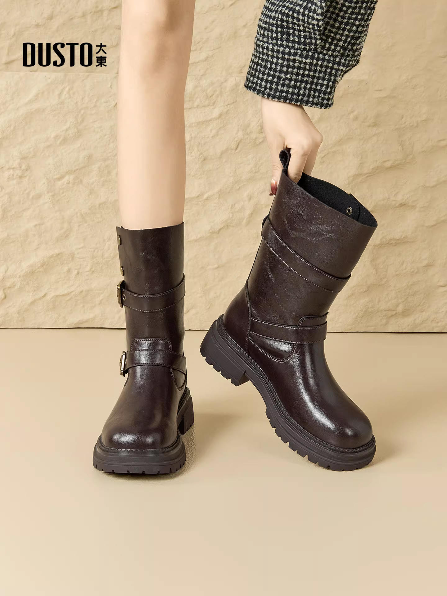 Giày bốt nữ cao đến giữa bắp chân 2025, kiểu mới mùa đông, màu đen, đế dày, gót vuông, phong cách Anh, bốt ngắn, kiểu dáng thon gọn, bốt đi xe.