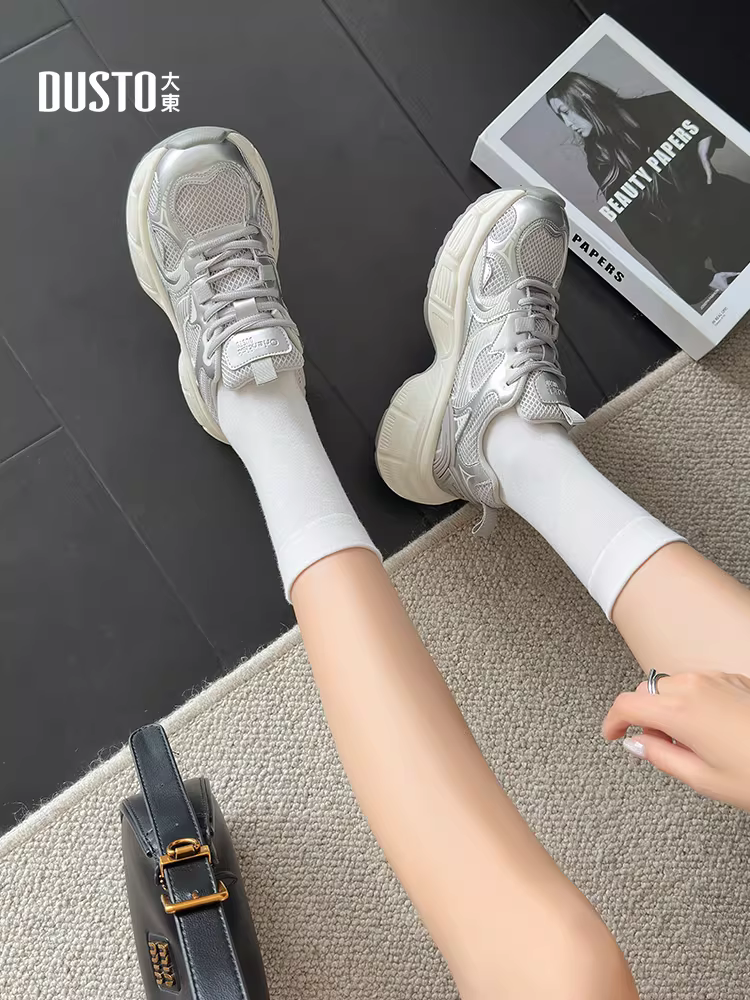 Giày thể thao bố dành cho nữ màu xám, giày hợp thời trang thu đông 2025 mới, giày thể thao đế dày nhẹ.