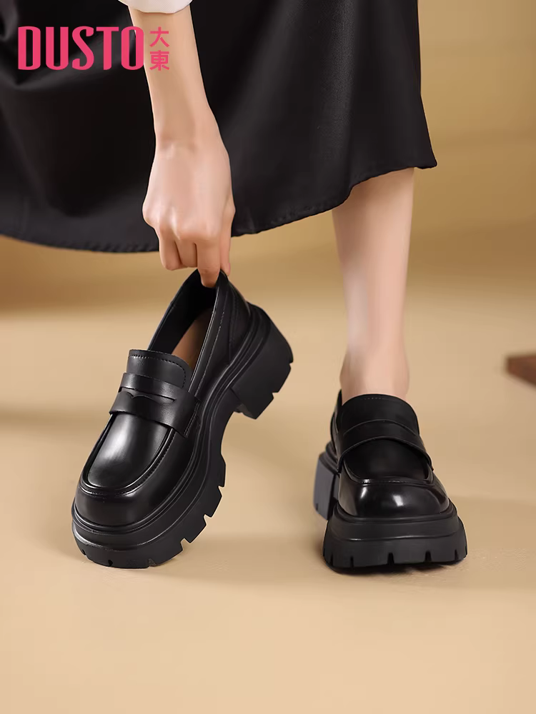 Giày da nhỏ đa năng Dadong màu đen dành cho nữ, giày nữ mũi tròn mới mùa thu đông 2025, giày lười đế dày tăng chiều cao phong cách Anh.