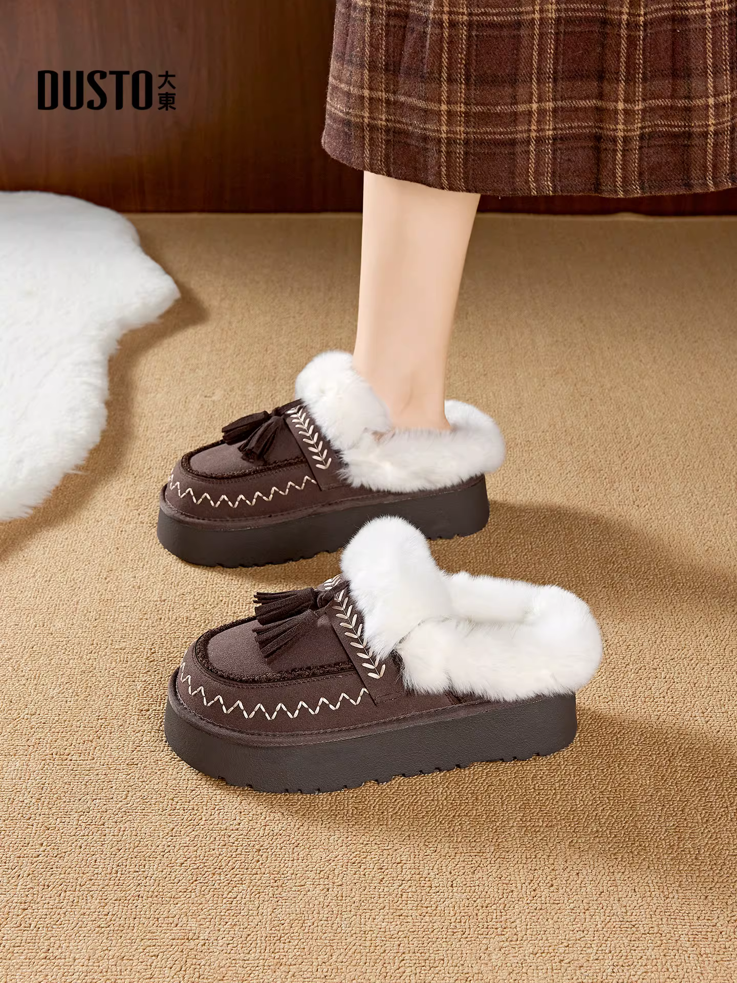 Giày bốt đi tuyết lót lông Dadong dành cho nữ, giày lông dày đế dày mùa đông mới 2025, kiểu nửa dép, giày cotton ấm áp.