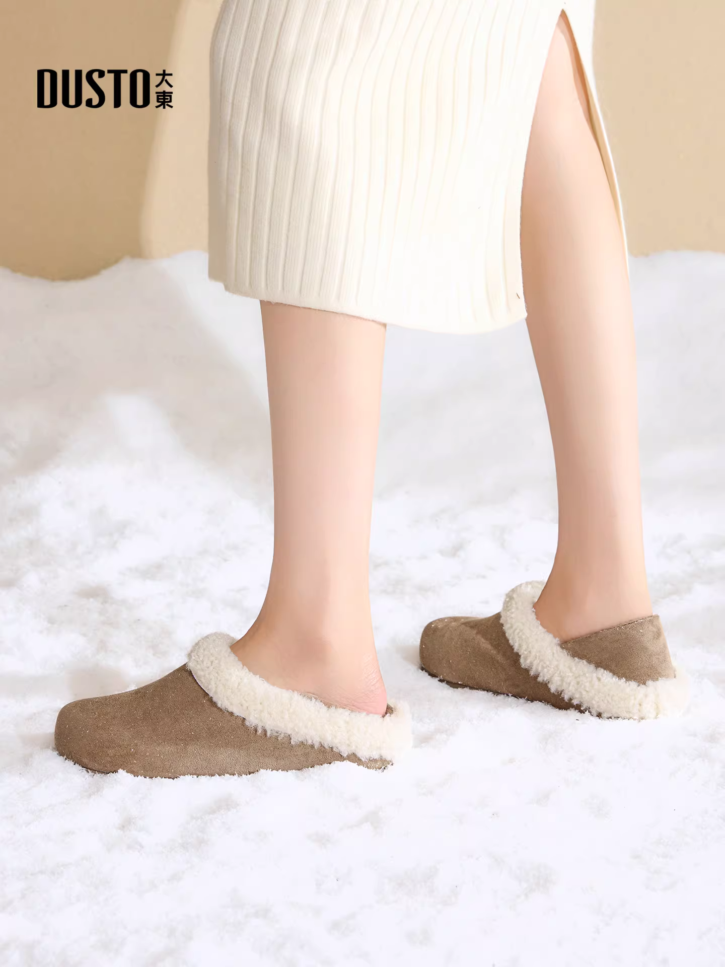 Giày lười nữ đi ngoài trời, kiểu mới mùa đông 2025, lót lông cừu, kiểu dáng retro ôm chân, kiểu Birkenstock.