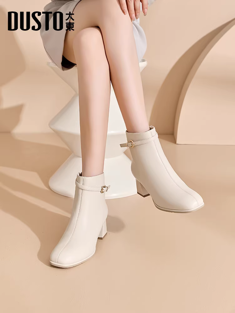 Giày bốt ngắn màu đen Dadong dành cho nữ, kiểu mới thu đông 2025, gót cao chunky, kiểu Chelsea, bốt ôm sát, bốt cổ ngắn kiểu Pháp.
