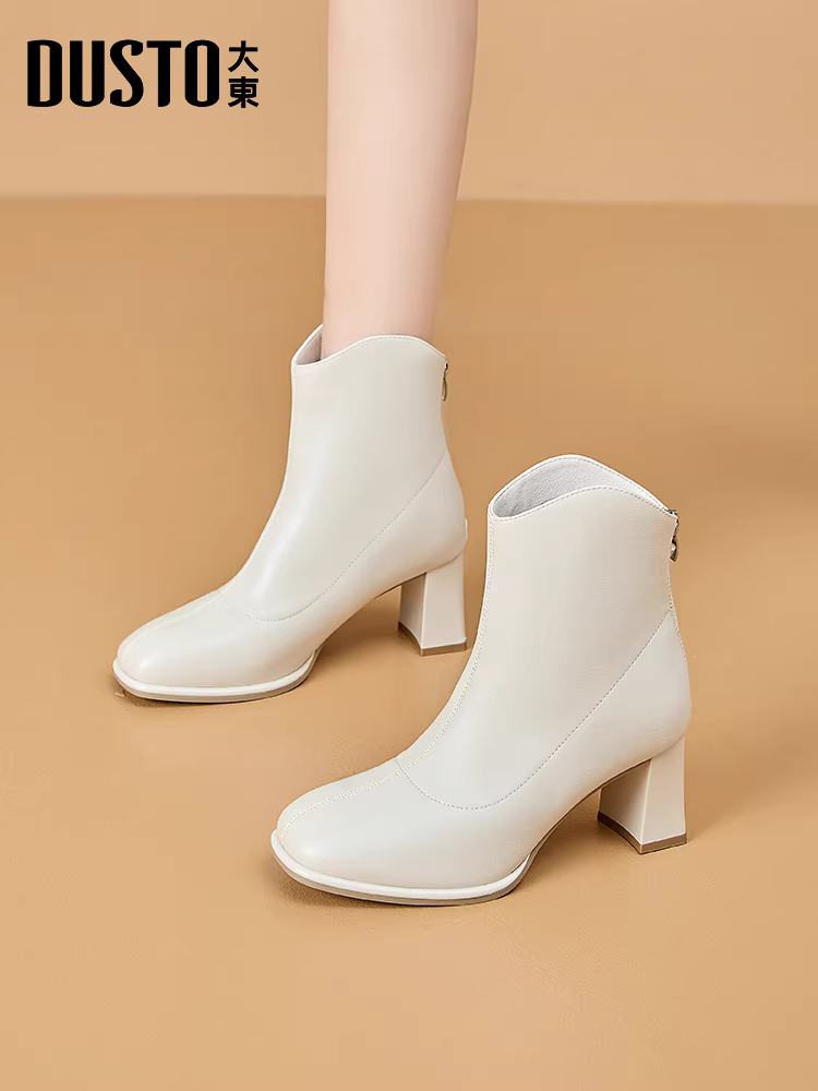 Giày bốt cổ ngắn màu trắng phong cách Pháp Dadong dành cho nữ 2025 mới mùa thu đông lót lông cừu gót vuông cao gót giày bốt mũi vuông cổ ngắn ôm sát chân