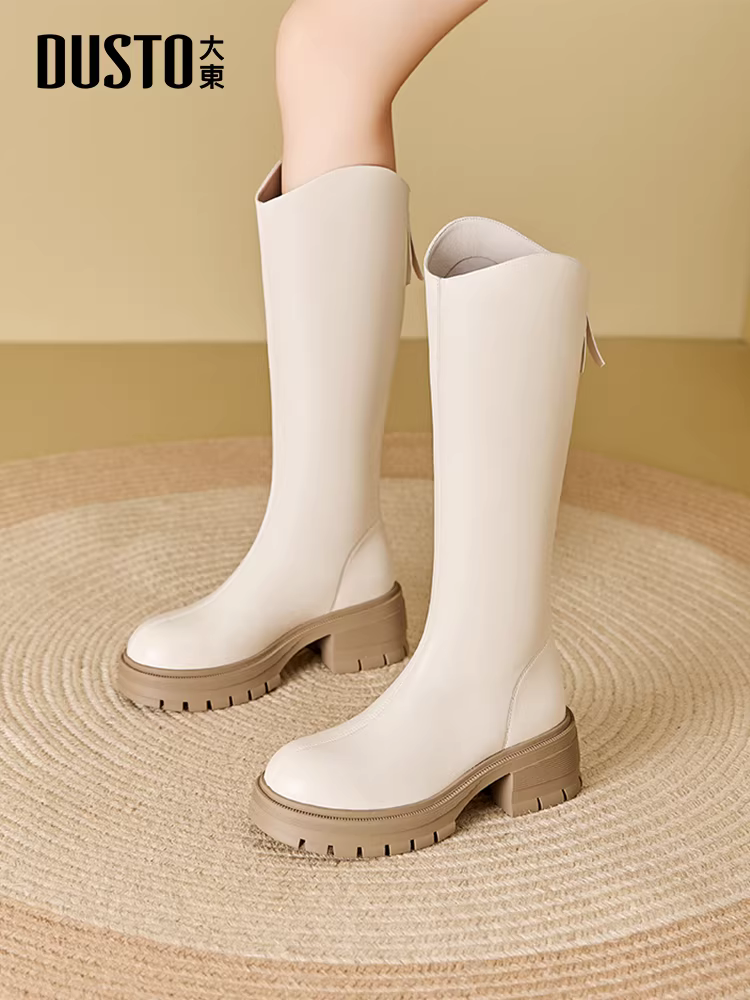 Giày bốt dài màu trắng Dadong dành cho nữ, mùa thu đông 2025, kiểu mới đế dày lót lông, bốt cao cổ đi xe, bốt ôm dáng, bốt dài.