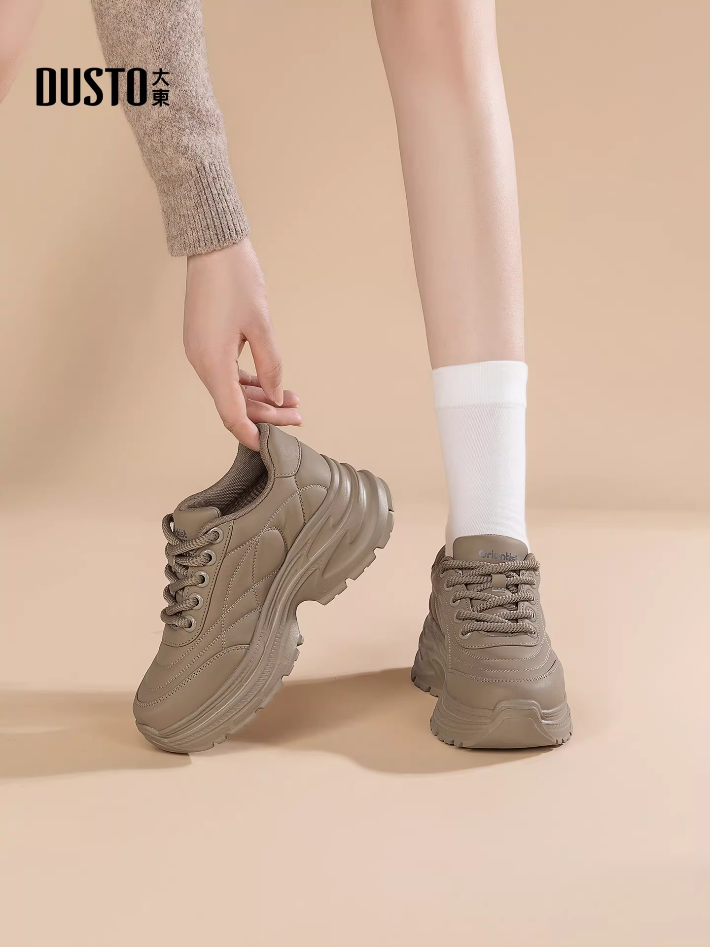 Giày thể thao đế dày cho nữ, mẫu mới thu đông 2025, giày thể thao tăng chiều cao dành cho người nhỏ nhắn.