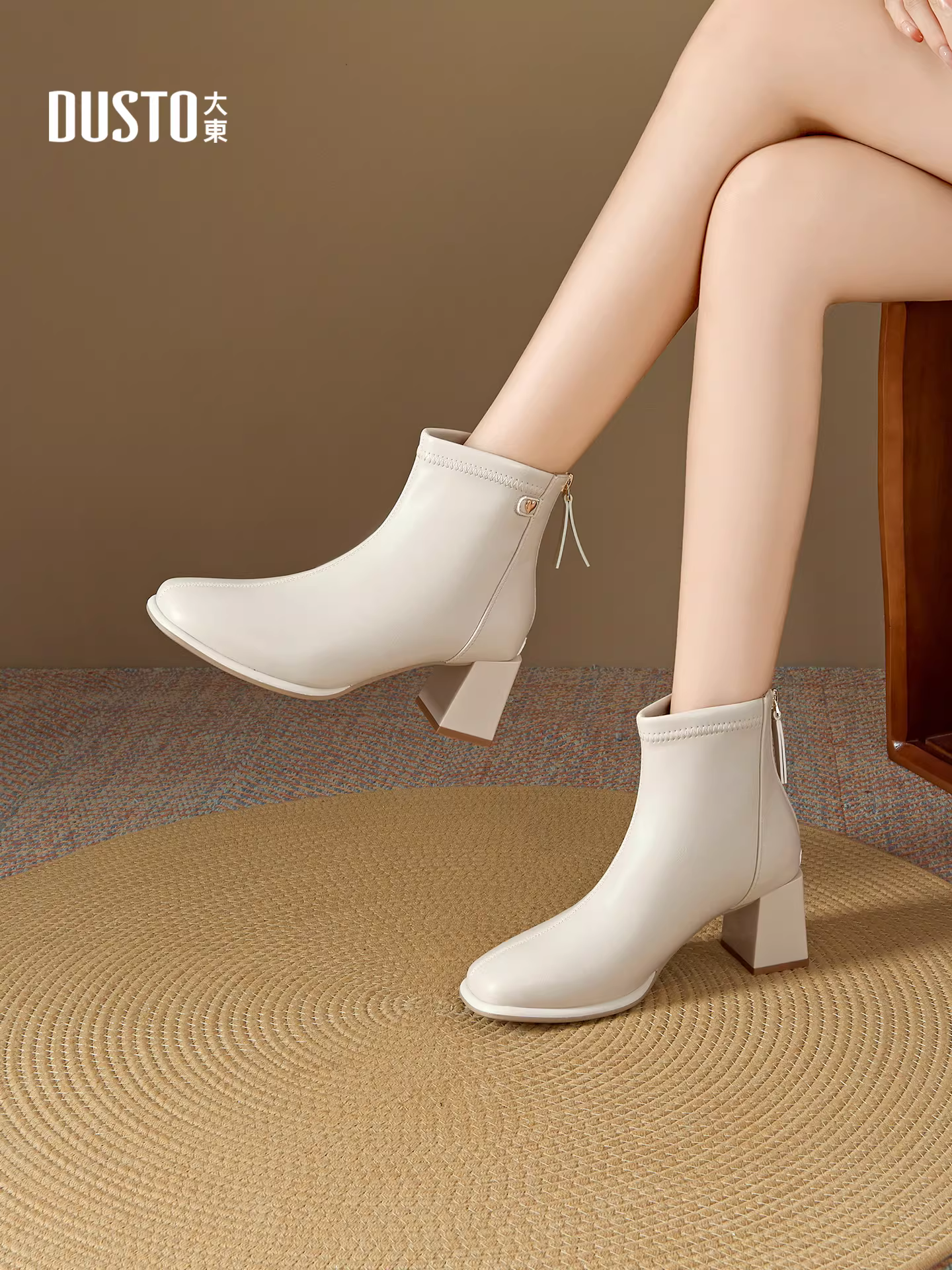 Giày bốt cổ ngắn cao gót đế dày kiểu phương Đông dành cho nữ 2025, mẫu mới thu đông, kiểu Chelsea, màu đen, đa năng, dáng ôm.